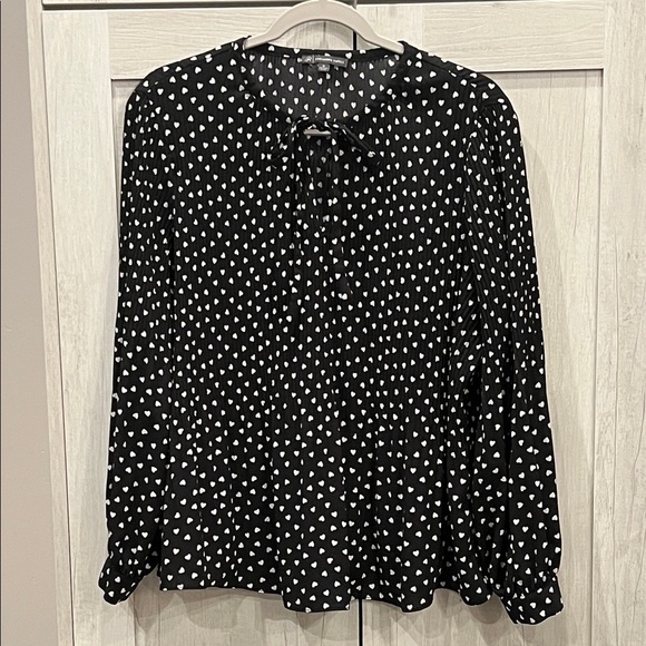 Adrianna Papell Tops - Adrianna Papell Black and White Heart Blouse